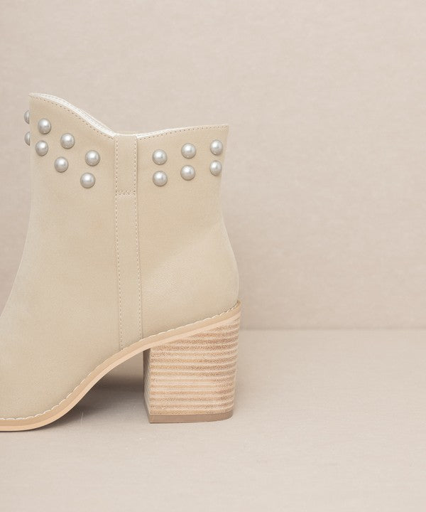 Booties Studded Collar