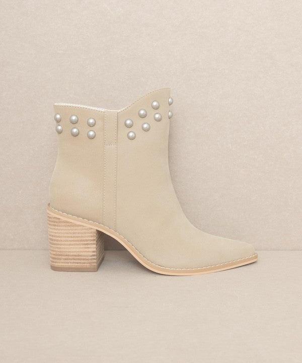 Booties Studded Collar